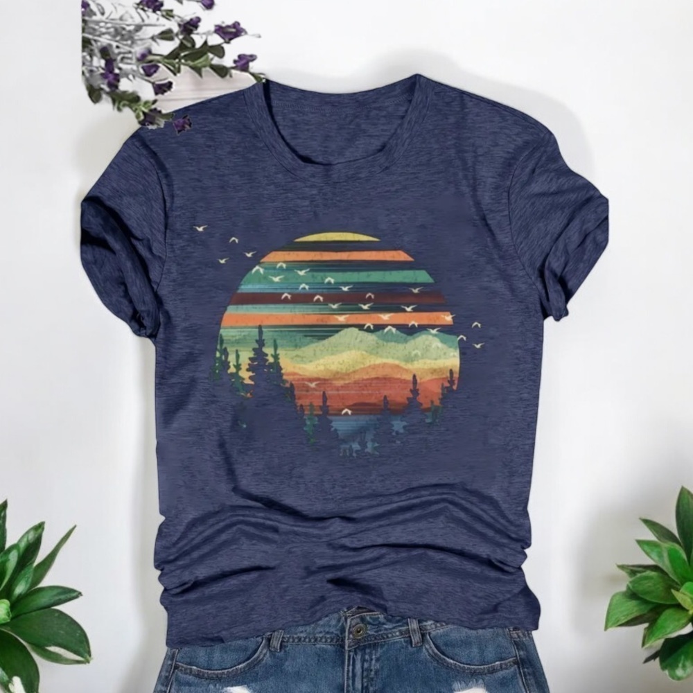 Women’s Navy Graphic Nature Tee